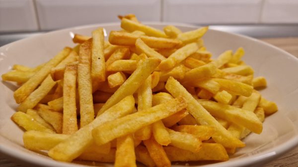 Forrólevegős-fritőzben sült krumpli