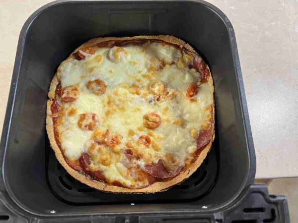 hamis pizza tortillalapból airfryerben