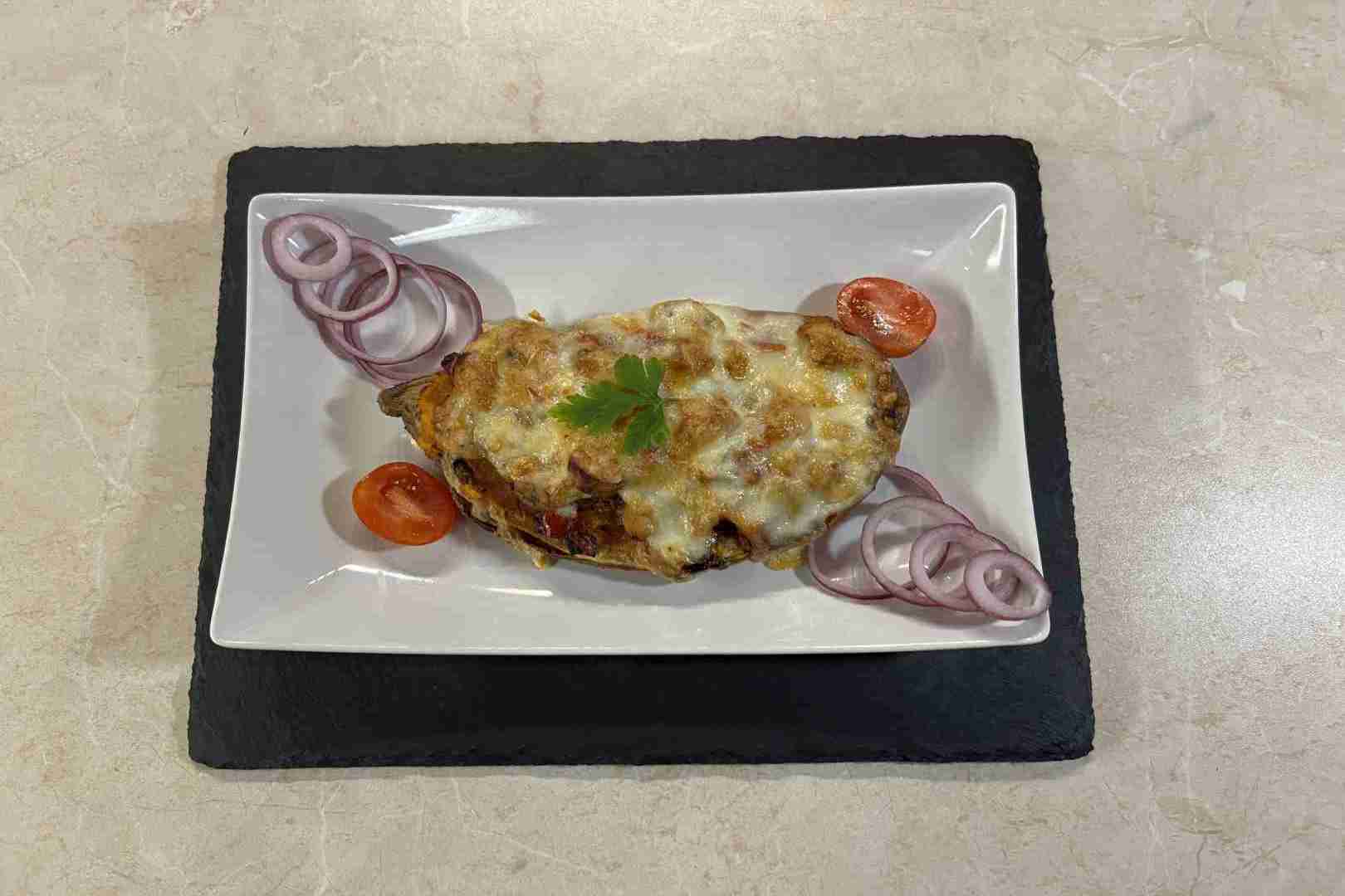 paradicsomos csirkeraguval töltött édesburgonya airfryerben