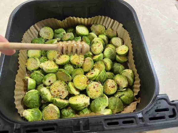 parmezános kelbimbó airfryerben