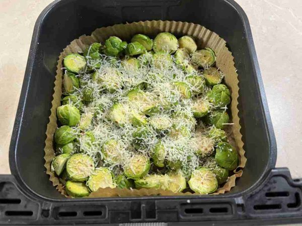 parmezános kelbimbó airfryerben