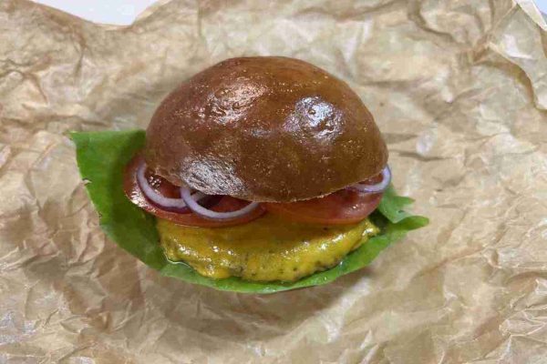 sajtburger fagyasztott hamburgerhúsból