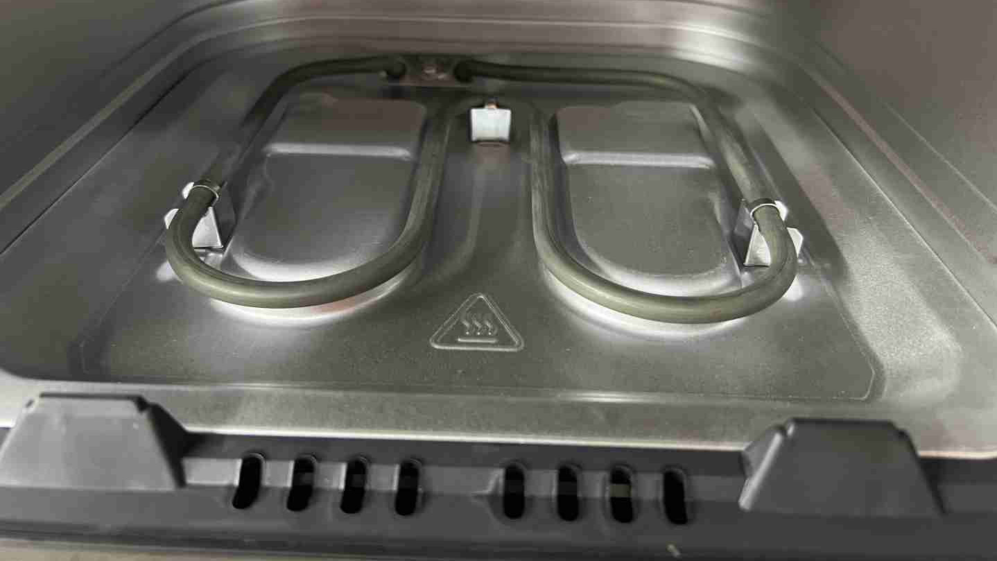 Tiszta airfryer fűtőszál