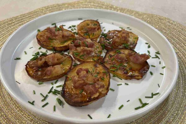 baconös bratkartoffeln airfryerben tányéron