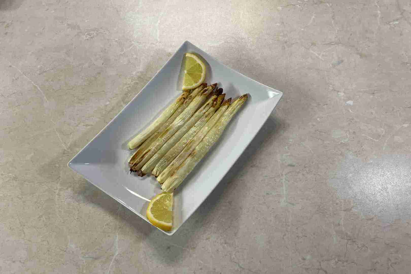 fehér spárga airfryerben