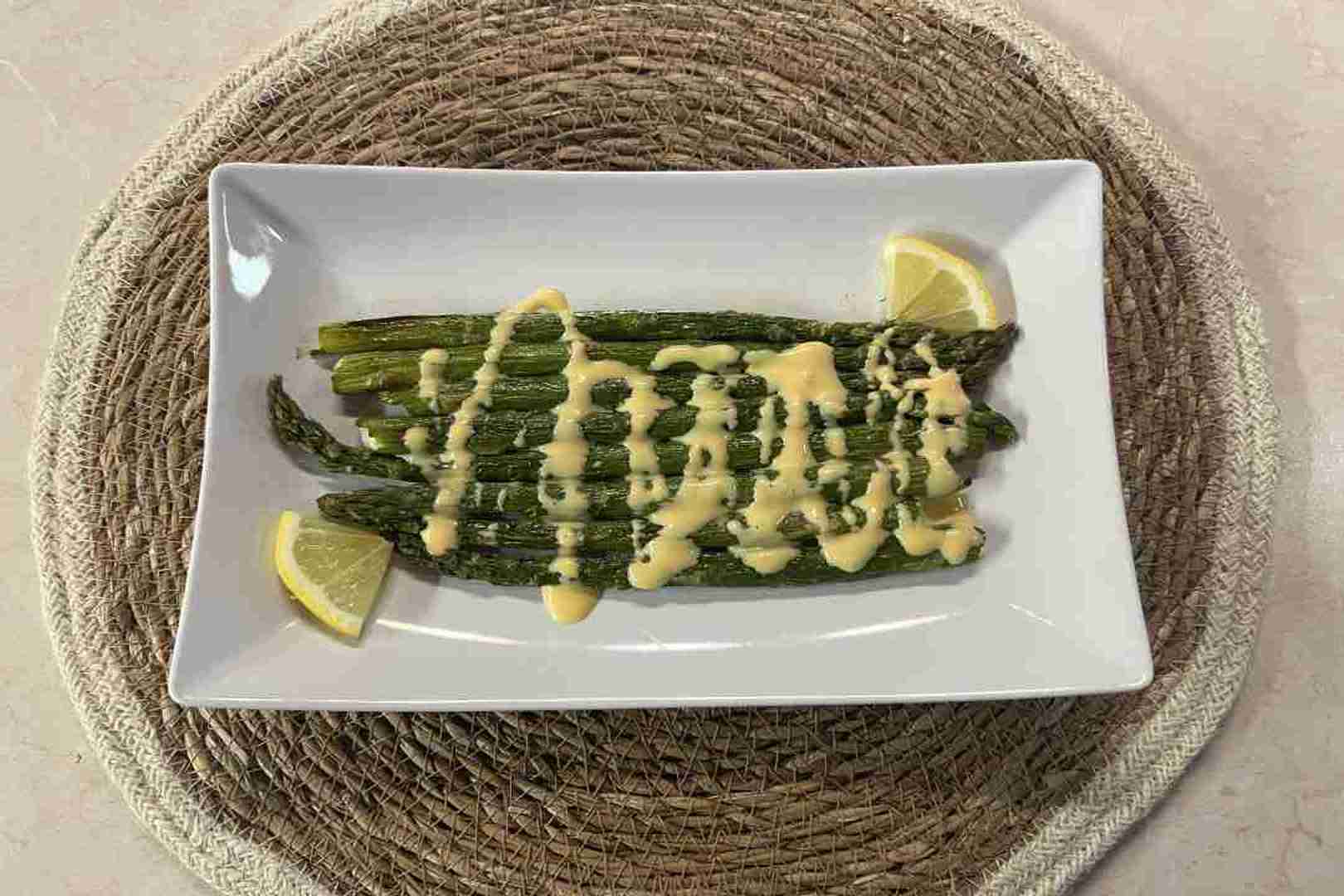 zöld spárga hollandi mártással