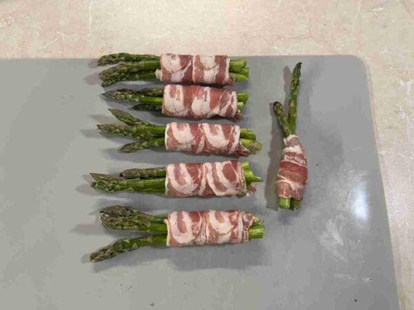 baconbe tekert spárga airfryerben
